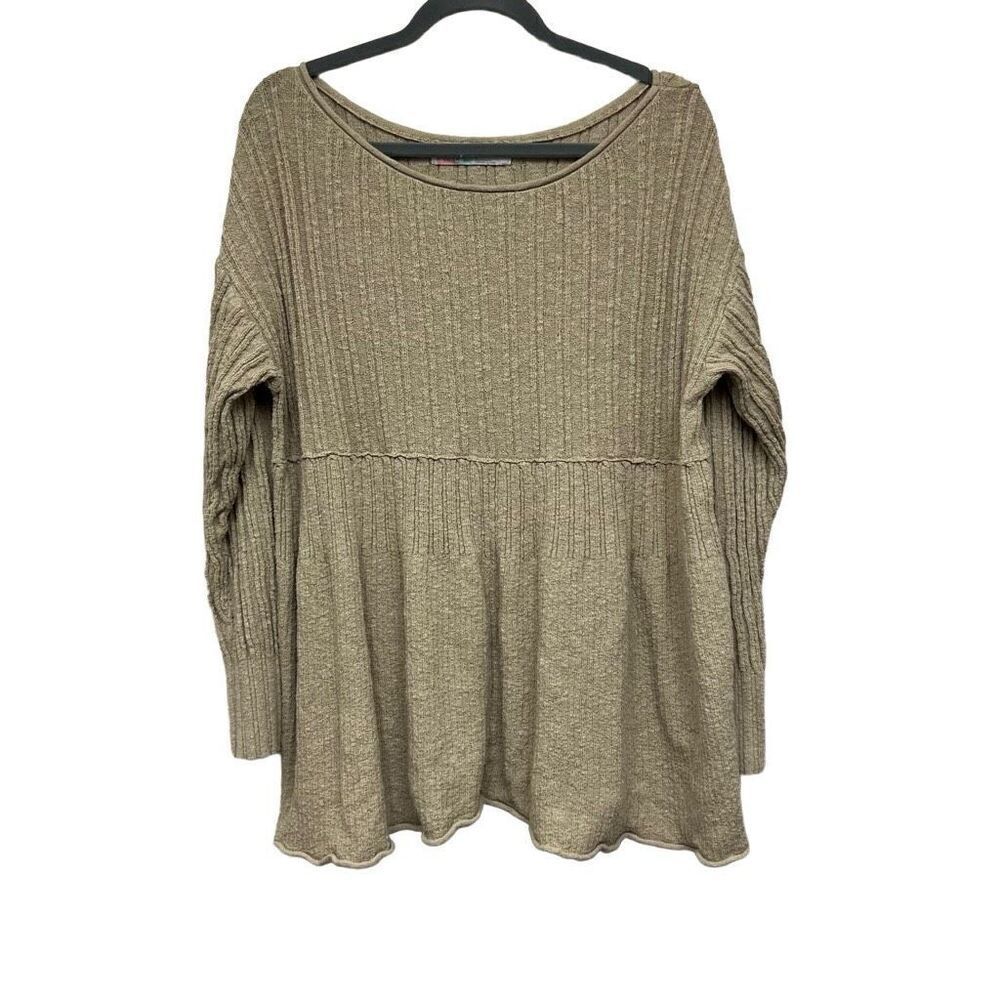 Free people beach beigeโlong sleeve sweater sizeโmedium